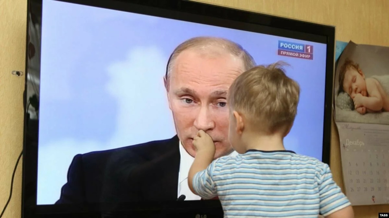 Будет ли путинская выплата 10 тысяч рублей к 1 сентября детям в 2023 году: выплаты от Путина в августе школьникам до 17 и первоклассникам, начислят ли деньги в августе